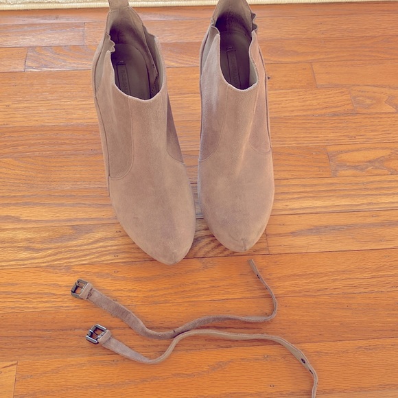 BcbgMaxazria platform suede booties in size 10 - Picture 4 of 6